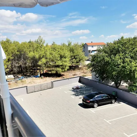 Apartament Luka *