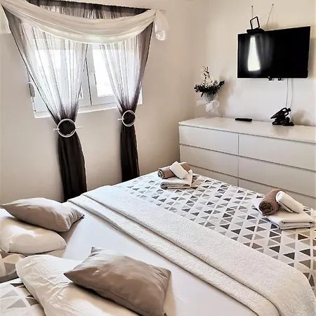 Apartment Luka *
