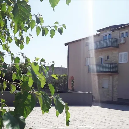 Apartament Luka *